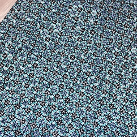 Talbots women’s skirt 10 medium knee blue white pattern stretch casual business - Picture 2 of 7